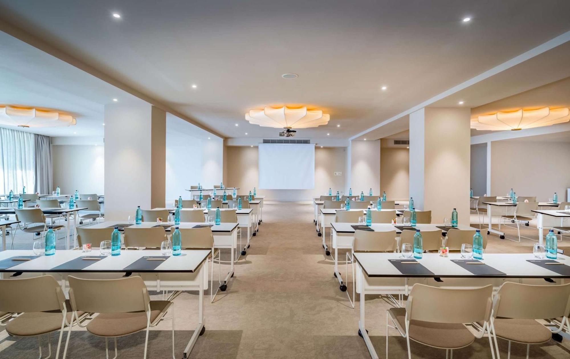 Готель Barcelo Bilbao Nervion Екстер'єр фото